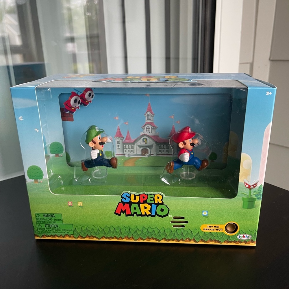 Jakks Pacific Super Mario: Mario and Luigi with interactive background